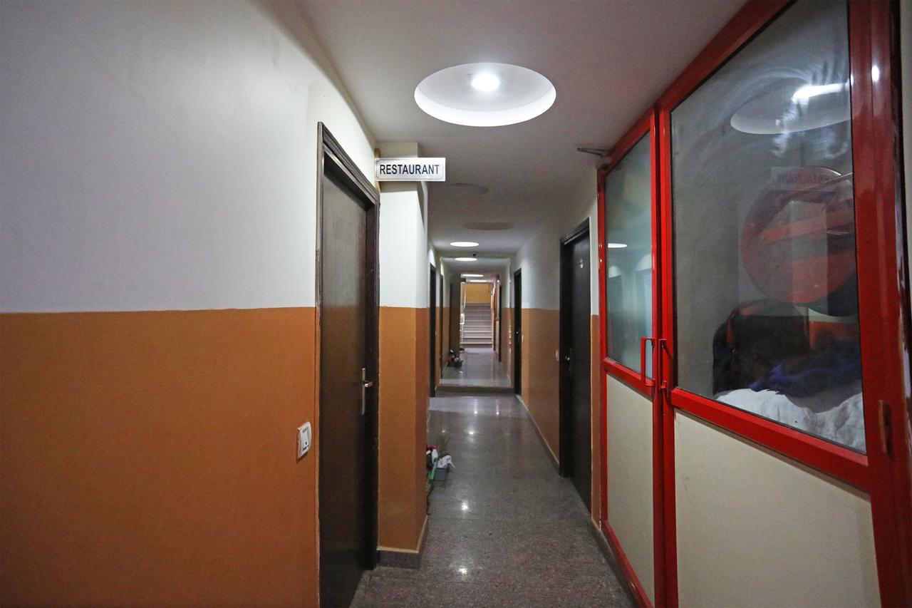 Hotel The Rts Plaza Нью-Дели Экстерьер фото